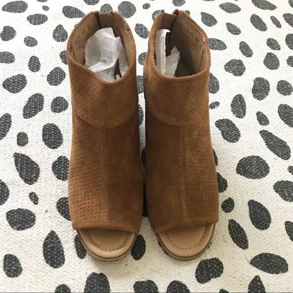 💥NEW💥Franco Sarto Brown Goldie Ankle Boot!Sz:8.5 - Picture 3 of 5